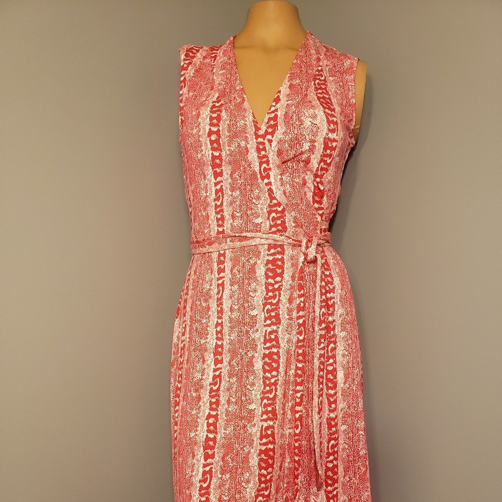 Wrap dressed and whit print